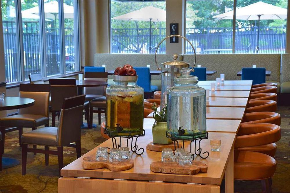Hilton Garden Inn Columbus/Polaris Ресторан фото